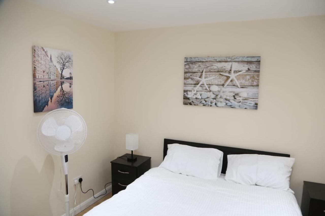 A A Guest Rooms Thamesmead Erith Exterior foto